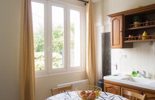 Mazirat Casa | Gîte familial au calme avec jardin clos en Auvergne - FR-1-489-127