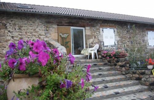 Lavoute-sur-Loire Casa | Gîte familial au cœur des gorges de la Loire avec équipements bébé et loisirs extérieurs - FR-1-582-238