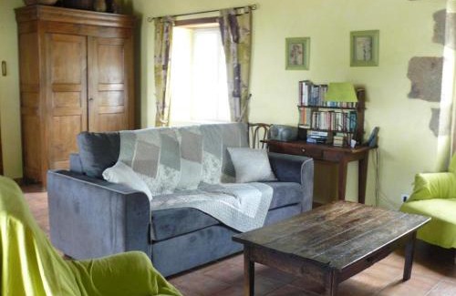 Le Brethon Casa | Gîte familial avec jardin, terrasse et étang privé - FR-1-489-238