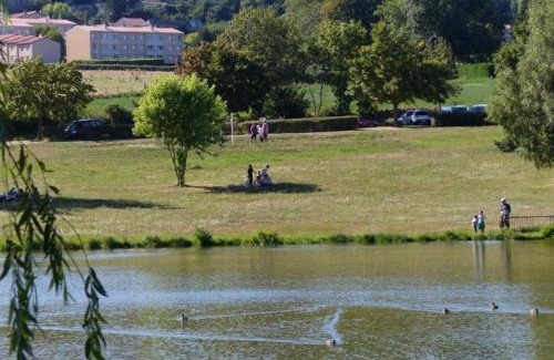Apinac Casa | Gîte familial charmant avec Wi-Fi - Animaux admis - FR-1-496-122