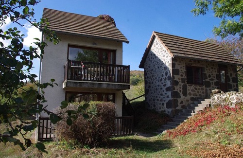 Saint-Cirgues-de-Jordanne Apartamento | Gîte Cocoon au Calme Dans les Montagnes du Cantal sur la Route du Puy Mary