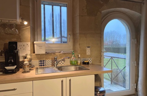 Saint-Eloi Cabaña | Le Pigeonnier de Gondière-Gîte-Romántico-Baño tipo “wet room”-Vista al Jardín