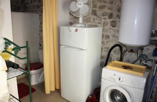 Grospierres Casa | gîte jaune Ardèche L'Avventura