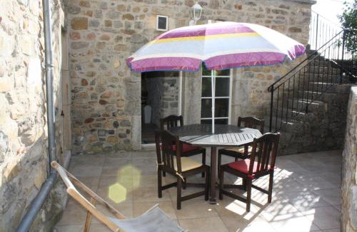 Grospierres Casa | gîte jaune Ardèche L'Avventura