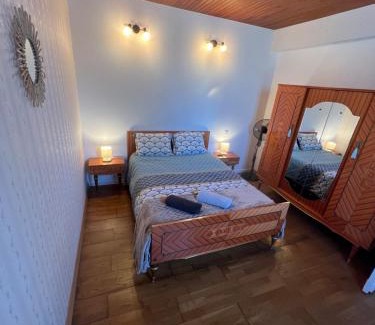 Saint-Sulpice-de-Faleyrens Apartamento | Gîte le clos