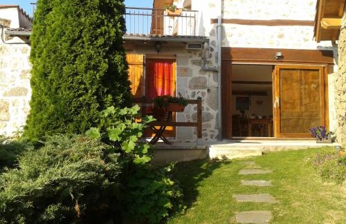 Saint-Pal-de-Chalencon Casa | Gîte LA GRANGE du Vialaron