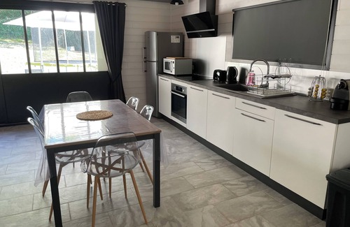 Saint-Martin-Petit Casa | Gîte La Tuilerie Moderne Avec Piscine