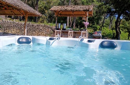 Saumane-de-Vaucluse Casa | Gîte Lavande vue Luberon 33 hectares piscine Spa Sauna au cœur de Provence