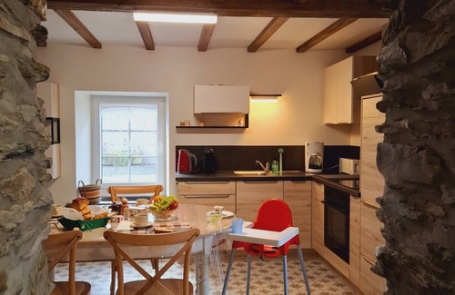 Tavigny Casa | Gîte Les bergeronnettes-Casa-Baño privado con bañera-Vista al campo