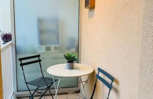 Sierck-les-Bains Apartamento | Ático-Confortable-Baño con ducha-Balcón