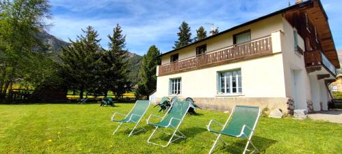Ceillac Apartamento | Gîte montagne 1 à 25 places "Chalet Coste Belle"