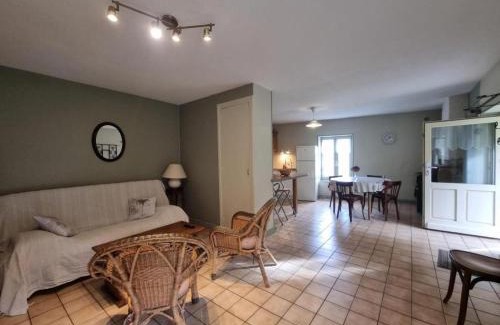Saint-Didier-sur-Rochefort Casa | Gîte paisible pour 4 pers, cheminée & animaux acceptés - FR-1-496-12