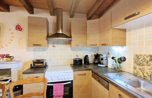 Saint-Hilaire-sur-Benaize Casa | Gîte paisible avec cour privée, proche Parc Naturel de la Brenne, idéal pour séjour déconnecté - FR-1-591-575