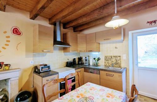 Saint-Hilaire-sur-Benaize Casa | Gîte paisible avec cour privée, proche Parc Naturel de la Brenne, idéal pour séjour déconnecté - FR-1-591-575