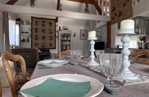 Toulon-sur-Allier Casa | Gîte paisible près de Moulins avec jardin, poêle à bois et parking - FR-1-489-463