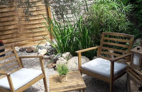 Roujan Casa | Gîte plain-pied avec jardin terasse