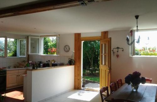 Avermes Casa | Gîte rénové à Moulins avec piscine partagée - FR-1-489-324