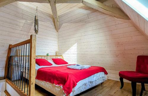 Sable-sur-Sarthe Casa | Gîte rénové au bord de la Sarthe, calme et parking privé - FR-1-410-460