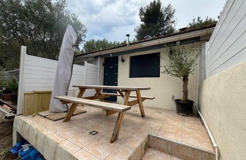 Niolon Casa | Gîte rénové Calanque La Vesse