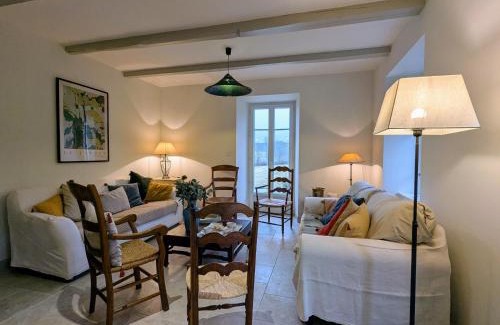 Siaugues-Sainte-Marie Casa | Gîte rénové campagne chic, 6 chambres pour 13 pers., jardin, terrasse, Haute-Loire - FR-1-582-527