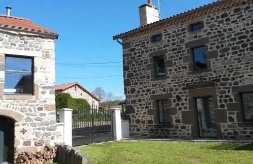 La Fagette Casa | Gîte rénové idéal pour randos et astronomie, calme assuré, proche Puy-en-Velay et activités nature. - FR-1-582-318