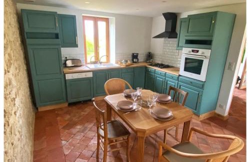 Chavroches Casa | Gîte spacieux à Chavroches, nature & animaux admis - FR-1-489-574