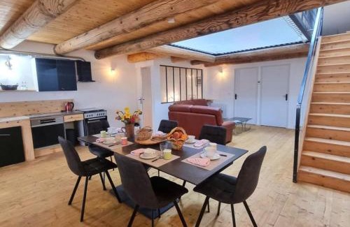 Sauvain Casa | Gîte spacieux à Sauvain avec garage et vues historiques - FR-1-496-353