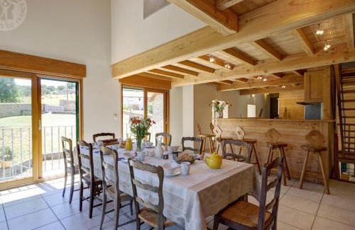 Croizet-sur-Gand Casa | Gîte spacieux avec piscine chauffée et animaux acceptés à Croizet-sur-Gand - FR-1-496-25