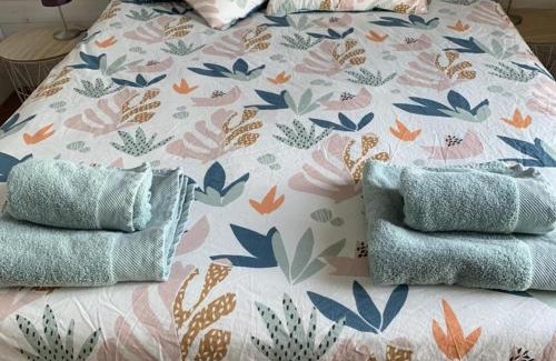 Rongeres Casa | Gîte spacieux avec jardin et cheminée près de Vichy - FR-1-489-486