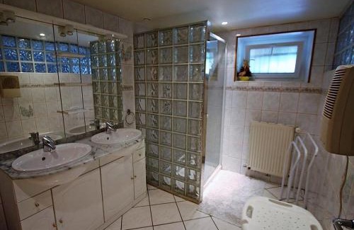 Aumontzey Casa | Gîte spacieux avec terrasse, 3 chambres, équipements bébé, à 16 km de Gérardmer - FR-1-589-23
