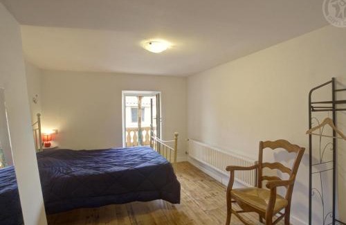 Cremeaux Casa | Gîte spacieux avec terrasse en pleine campagne à Crémaux - FR-1-496-220