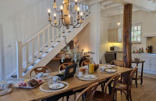 Saint-Haon-le-Chatel Casa | Gîte spacieux au cœur de Saint-Haon-le-Châtel, idéal pour familles et amis, animaux acceptés - FR-1-496-371