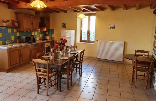 Saint-Paul-de-Vezelin Casa | Gîtes charmants en campagne, cheminée, animaux acceptés, WiFi, 11 pers. - FR-1-496-273