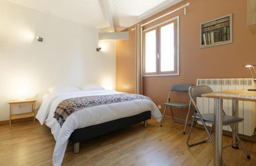 Savignac-Mona Casa | Gîtes de groupes & piscine de la Maison Bleue du Gers