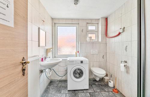 Suppingen Apartamento | GÜNSTIGE Wohnungen für Monteure in Suppingen-Laichingen Ulm,Neu-Ulm,TV,Wifi,Parking