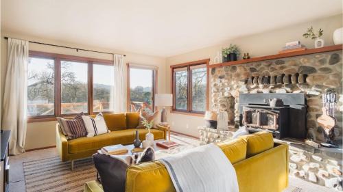 Santa Rosa Casa | Gable by AvantStay Beautiful 3.5 Acre Oasis w Gorgeous Views Pool Hot Tub