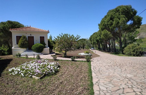 Petra Casa | Gaea Gardens Studios - Casa Tulipa