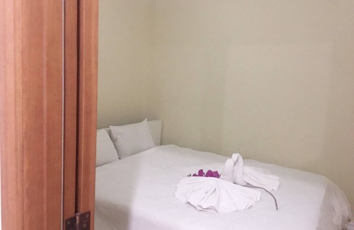 Son Tra Complejo | El GALINA ofrece alojamiento con jardín, bar y zona de piscina privada.