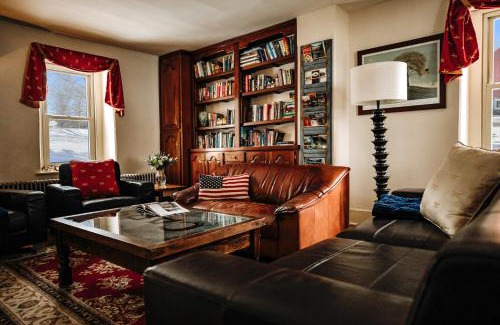 Pipersville Cama Y Desayuno | Galvanized America Inn & Art Gallery