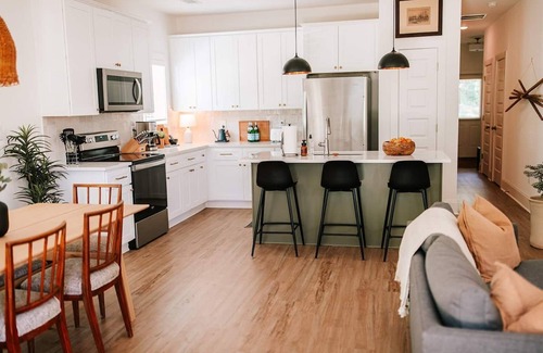 Athens Casa | Game Day 4BR Retreat by MHM Luxury Properties