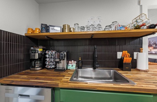 Independence Casa | Upscale Stay Near Stadiums, Truman Sites, Downtown Kansas City, & Hospitals