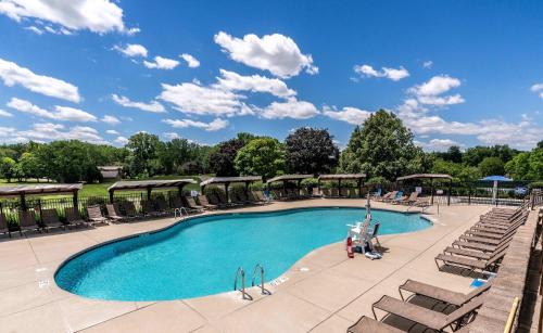 Fontana Casa | Game Lovers Getaway In Abbey Springs with Golf Cart