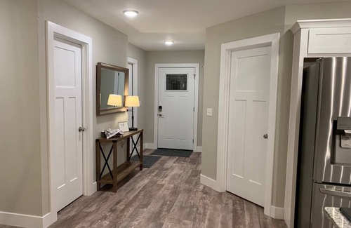Ozark Casa | Game Room/Big TVs King Beds -4 Min to Finley Farms