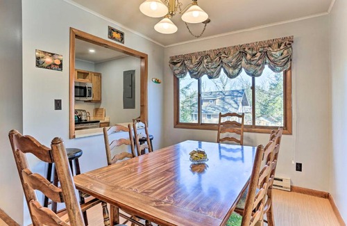 East Stroudsburg Casa | Game Room, Fire Pit Family-Friendly Poconos Haven