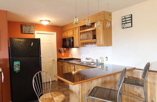 Buena Vista Casa | SALA DE JUEGOS | Increíble vistas a la montaña | 3bdrm, 3. 5 Baño | 1. 5 Mi. - Buena Vista