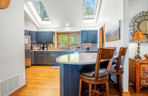 Nellysford Casa | Game Room, Sauna, Bonus Apartment Near Wintergreen Resort!