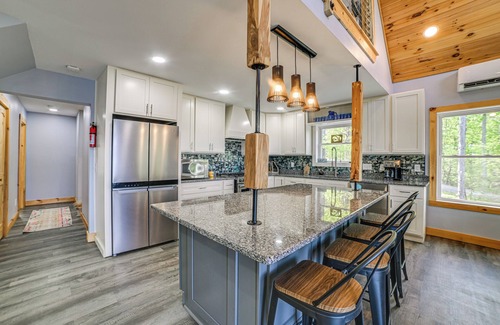 New Concord Casa | Game Room & Screened Porch: Kentucky Lake Retreat!