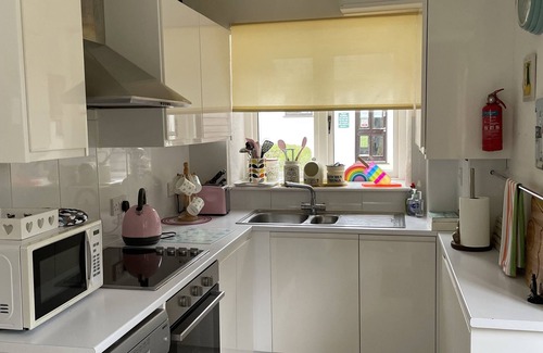 Ivybridge Cabaña | Gamekeepers Hide - Stunning cottage with two heated pools feet away