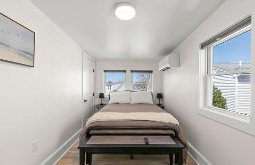 Buzzards Bay Casa | GameWall! Built in Bunks! Pet&Kid Friendly! Just Steps to the Sand!
