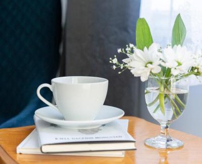 Leirvik Hotel | Gamle Fengselet Kulturhotell